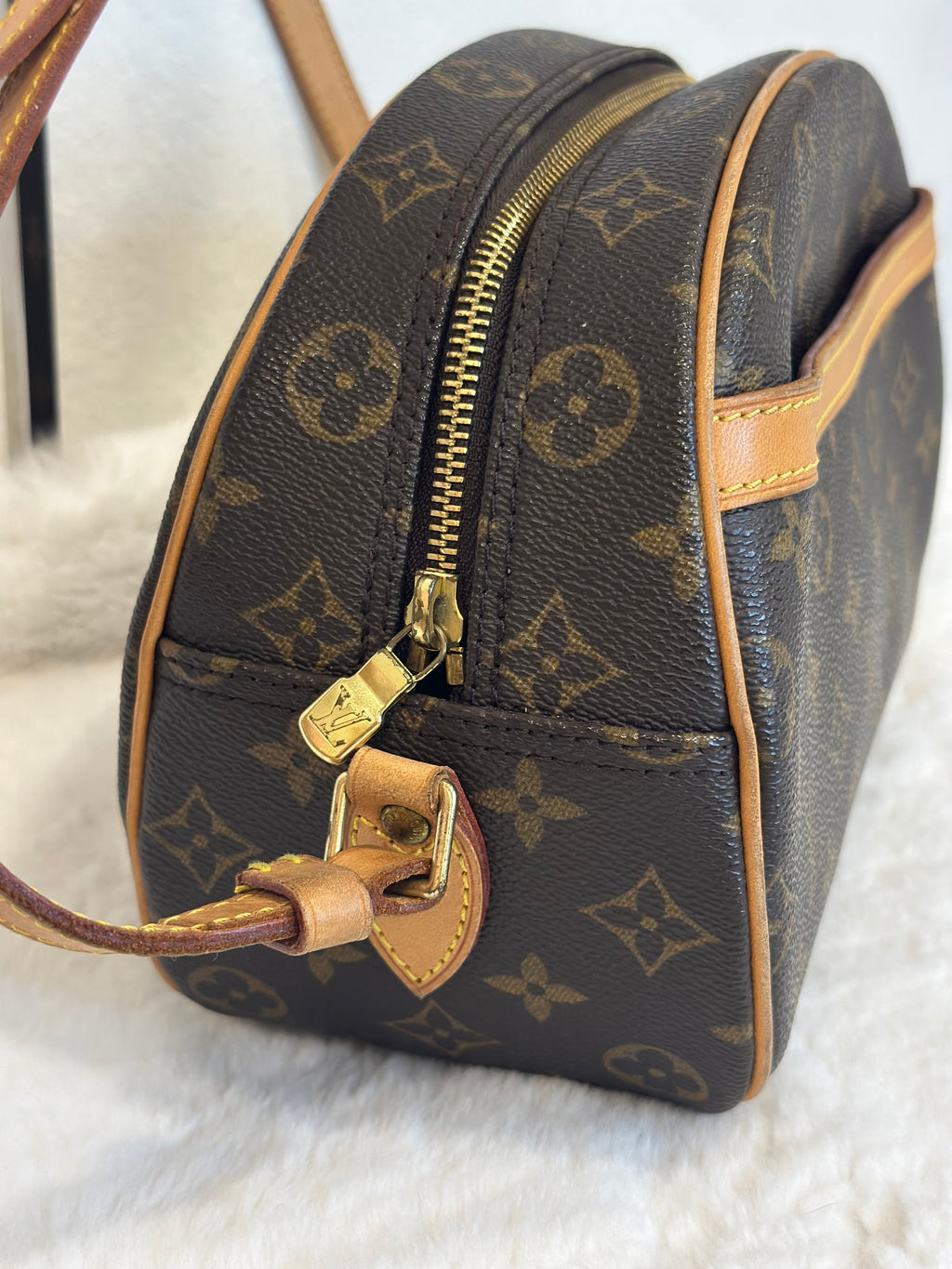 Louis Vuitton Blois Monogram