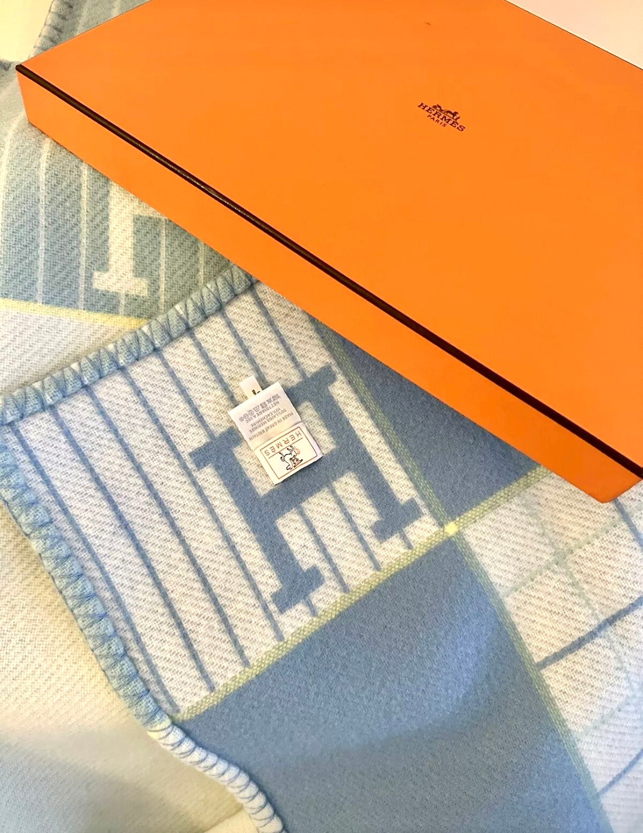 HERMES  Wool Cashmere Avalon Passe-Passe Blanket Bleuet