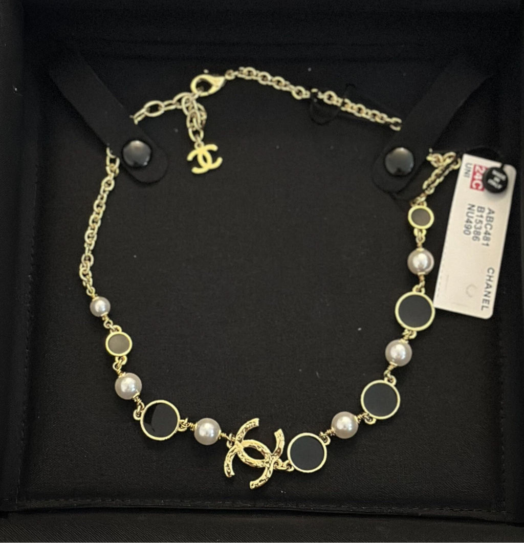 100% Authentic CHANEL CC LOGO pearls necklace REVERSIBLE!