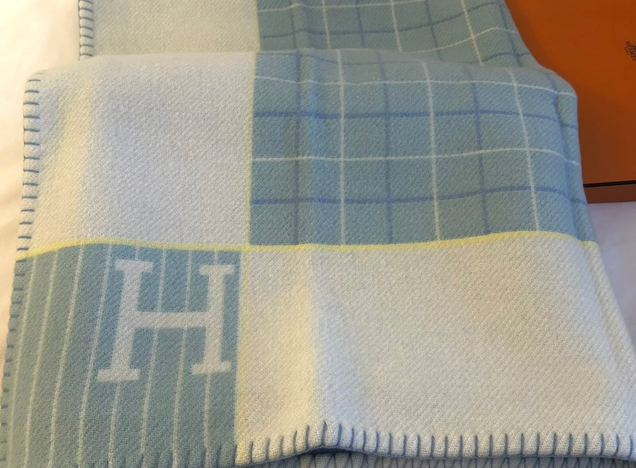 HERMES  Wool Cashmere Avalon Passe-Passe Blanket Bleuet