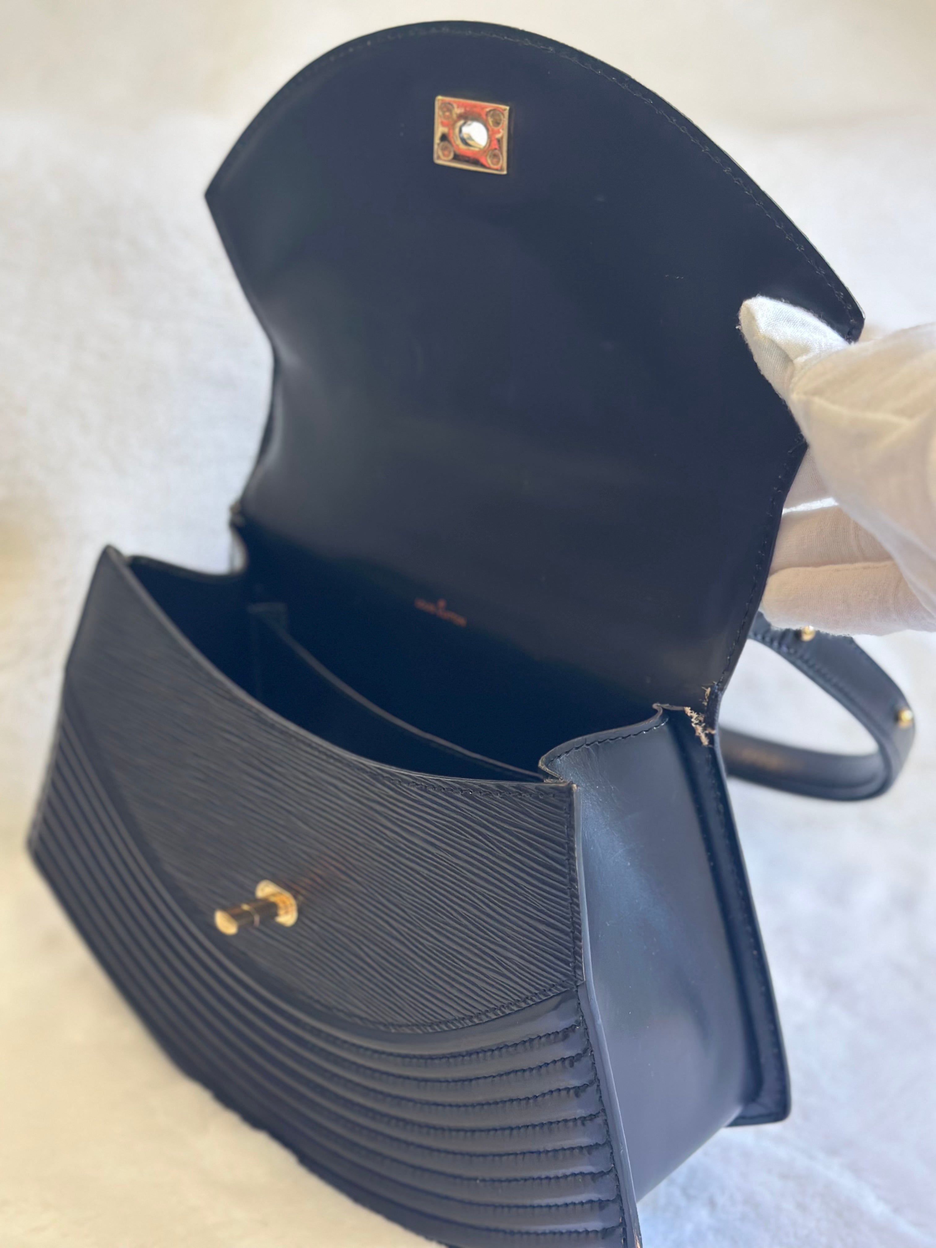 Vintage Louis Vuitton Tilsitt Black Epi Shoulder Bag Millenial 1999