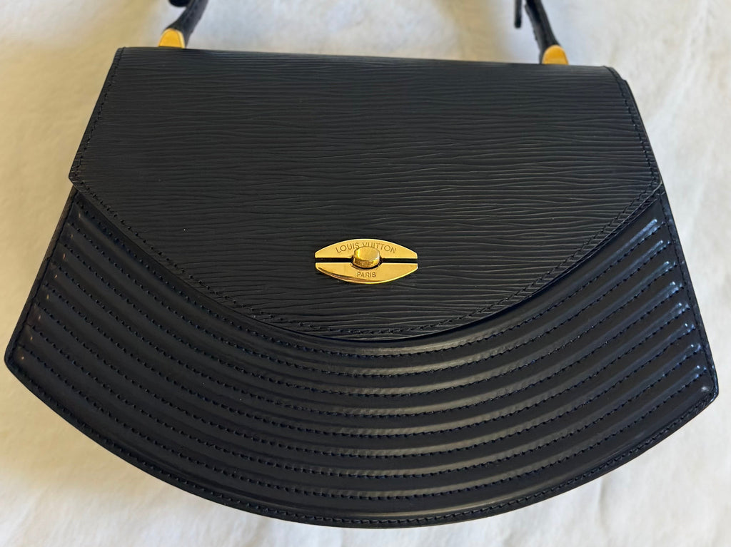 Vintage Louis Vuitton Tilsitt Black Epi Shoulder Bag Millenial 1999