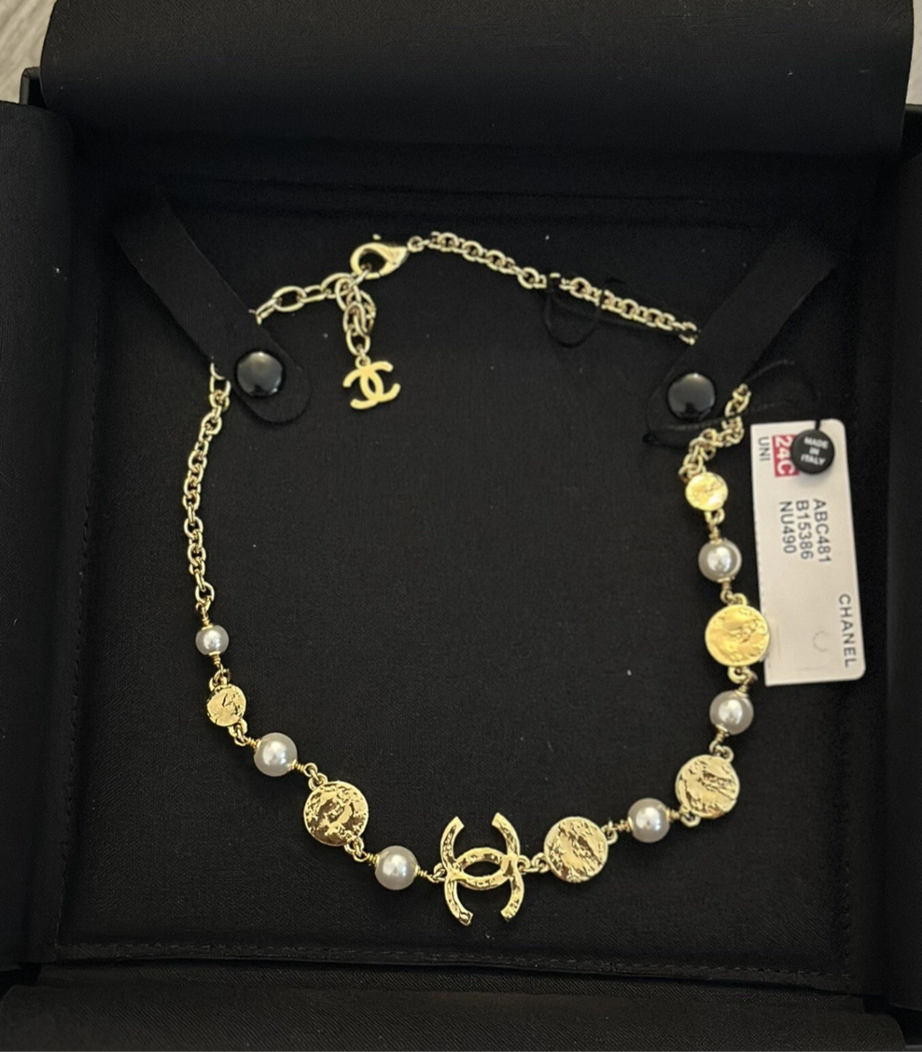 100% Authentic CHANEL CC LOGO pearls necklace REVERSIBLE!