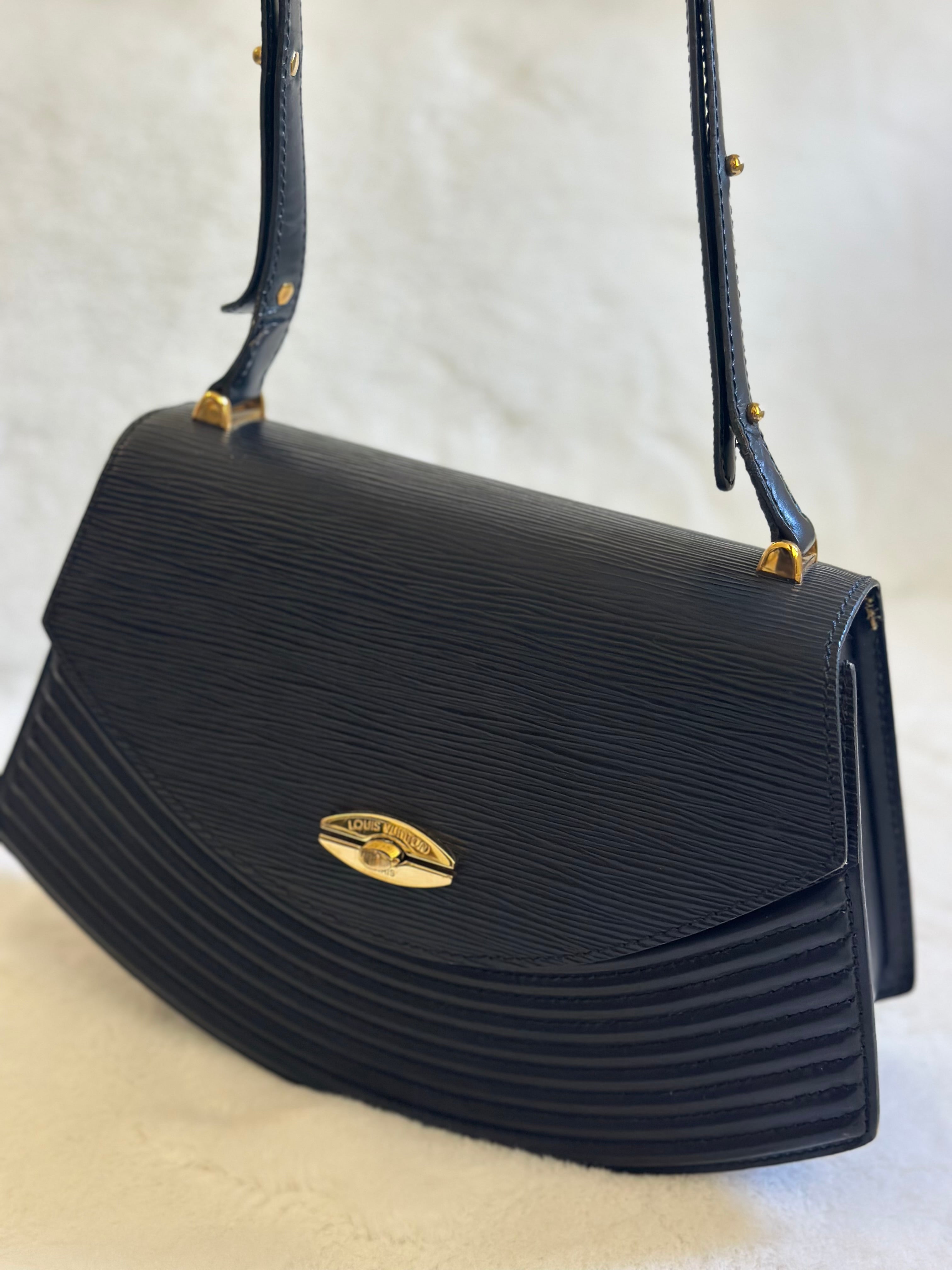 Vintage Louis Vuitton Tilsitt Black Epi Shoulder Bag Millenial 1999