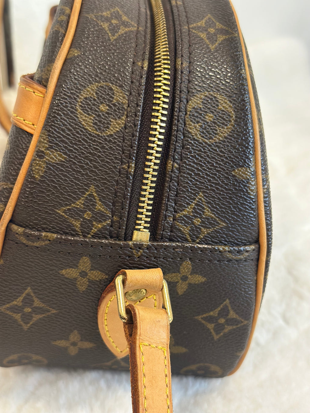 Louis Vuitton Blois Monogram