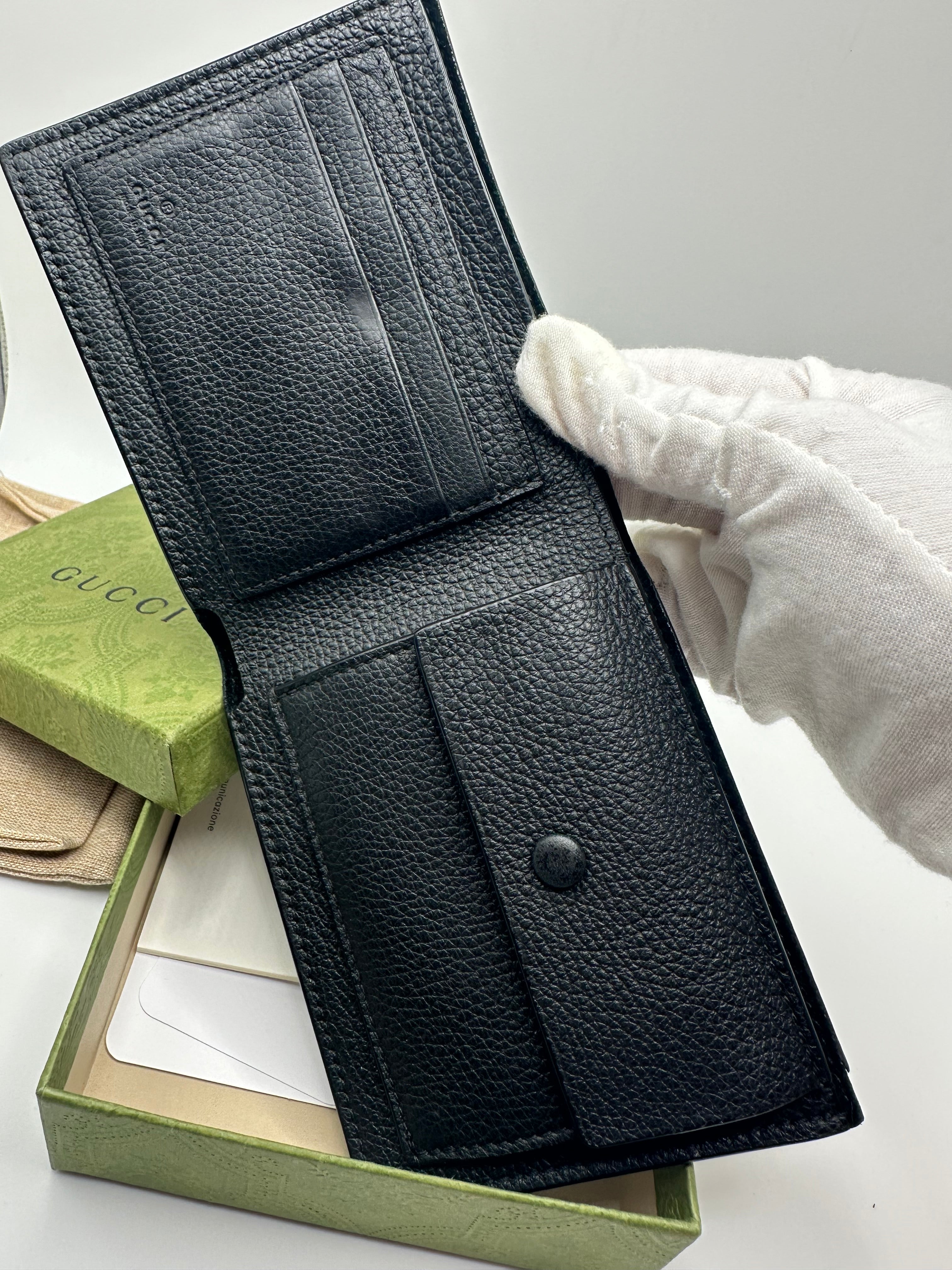 Gucci Men’s bifold wallet In Black