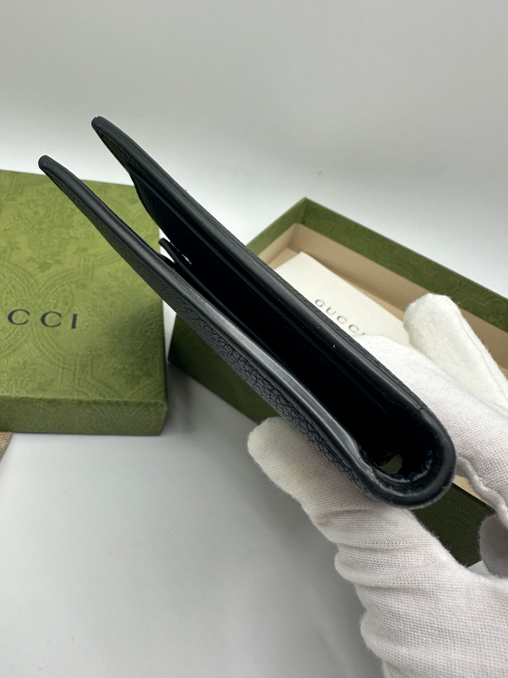 Gucci Men’s bifold wallet In Black