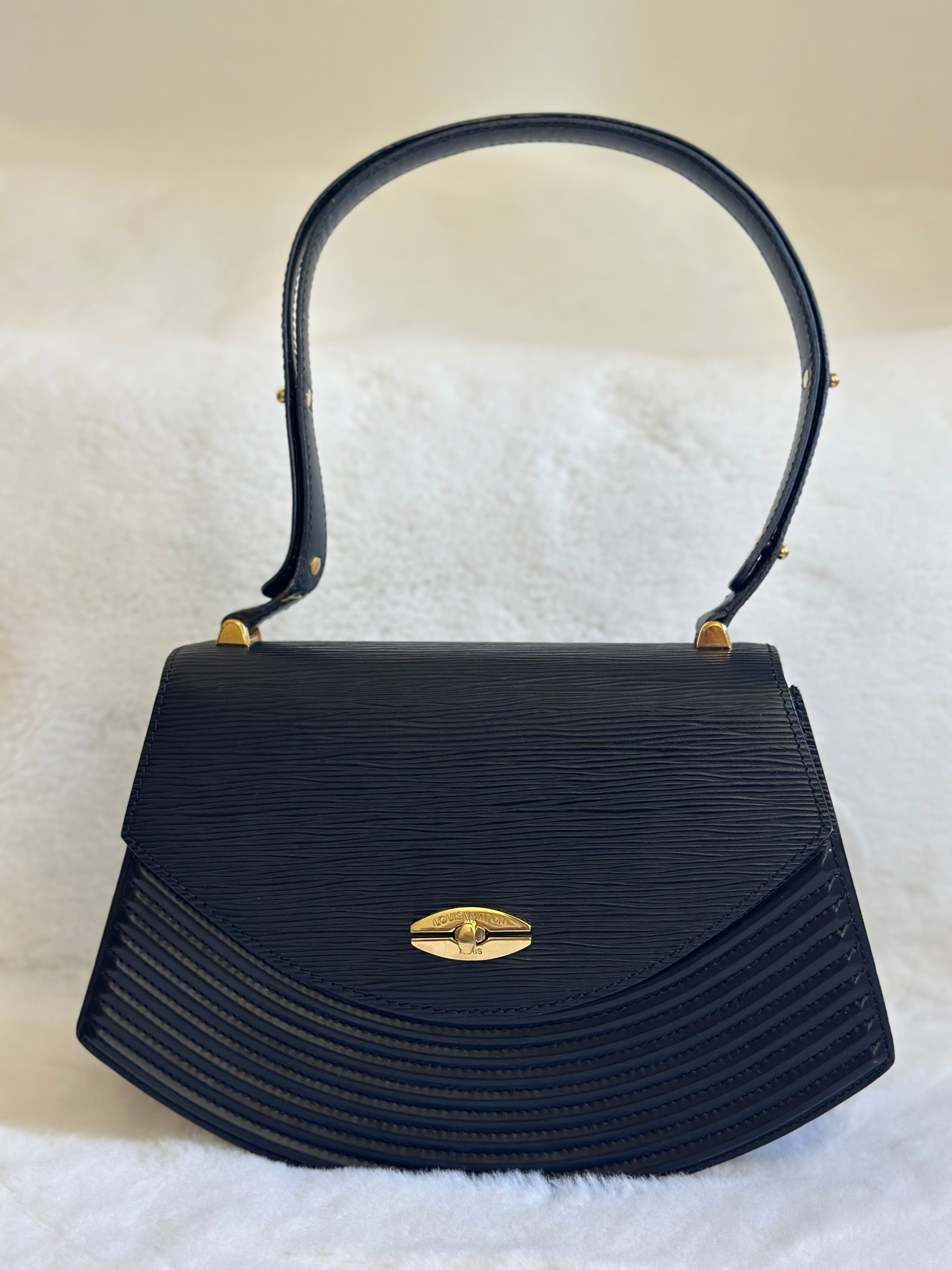 Vintage Louis Vuitton Tilsitt Black Epi Shoulder Bag Millenial 1999